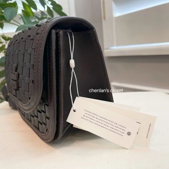 ✨🎀NeW! Tory Burch Britten Woven Small Saddle Bag - Picture 9 of 14